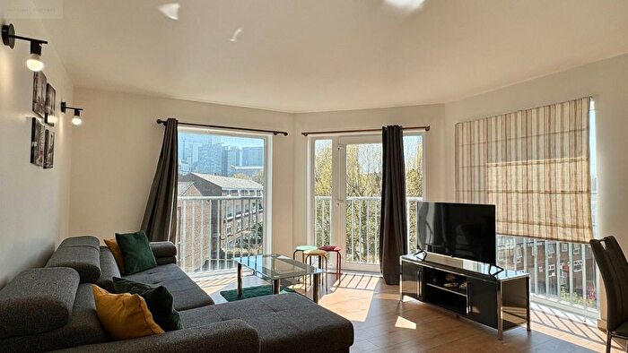 2 Bedroom Flat To Rent In Conant House, Canary Wharf, E14