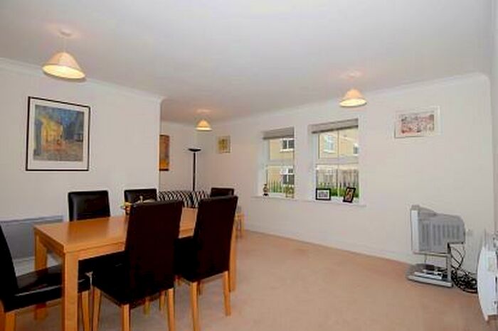 2 Bedroom Apartment To Rent In The Waterways, Summertown, OX2