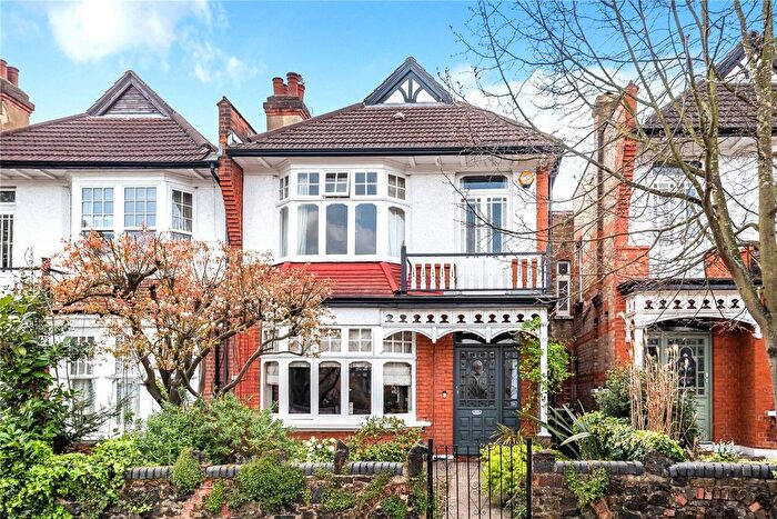 4 Bedroom Terraced House To Rent In Fox Lane, Palmers Green, London, N13