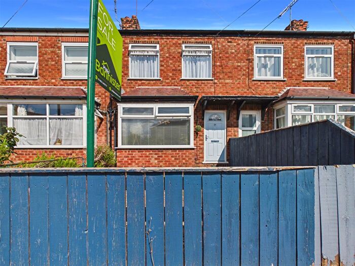 2 Bedroom Terraced House For Sale In Cambridge Road, Hessle, Hull, HU13