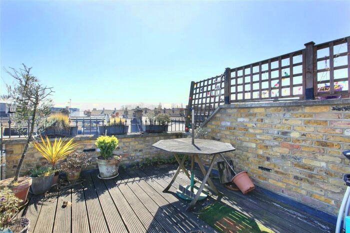 2 Bedroom Flat To Rent In Comyn Road, Battersea, London, SW11