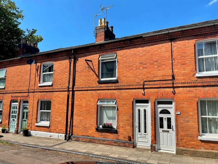 3 Bedroom Terraced House For Sale In Buckingham Street, Wolverton, Milton Keynes, MK12