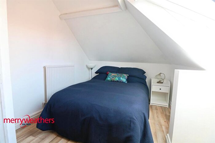 4 Bedroom Detached Bungalow For Sale In Mount Vernon Road, Barnsley, S70