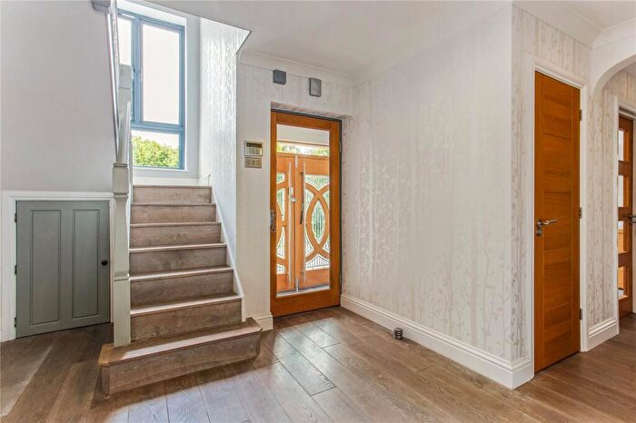 5 Bedroom Detached House For Sale In Harmer Green Lane, Welwyn, Hertfordshire, AL6