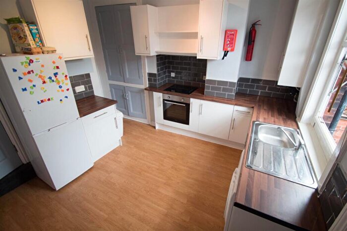 6 Bedroom Terraced House To Rent In Trelawn Terrace, Headingley, Leeds, LS6