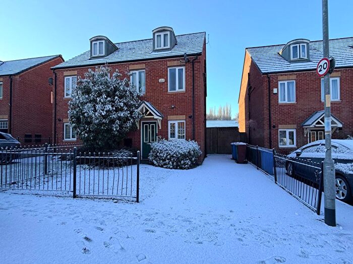 3 Bedroom Barn Conversion To Rent In Bottomley Side, Manchester, M9