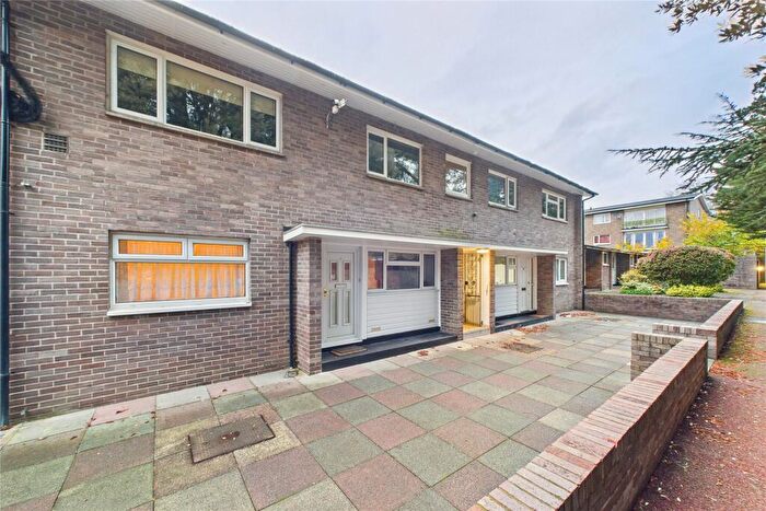 2 Bedroom Maisonette For Sale In Southcote Road, Reading, Berkshire, RG30