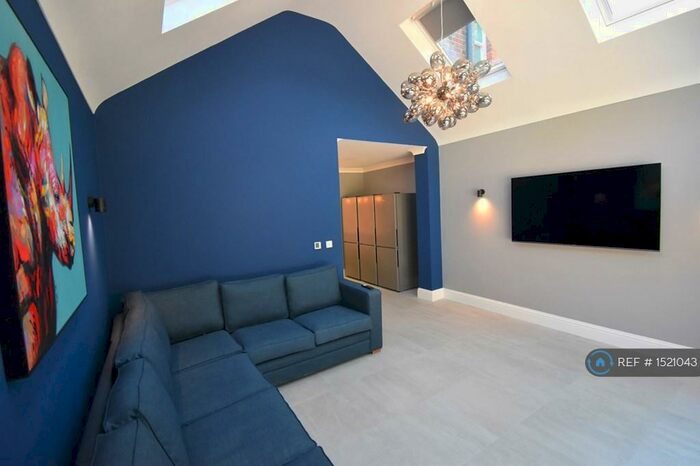 11 Bedroom End Of Terrace House To Rent In Addington Road, Reading, RG1