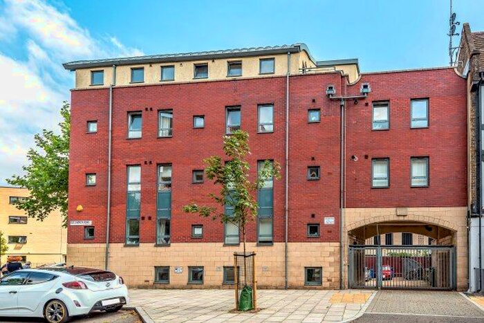 2 Bedroom Property To Rent In Old Jamaica Road, London, SE16
