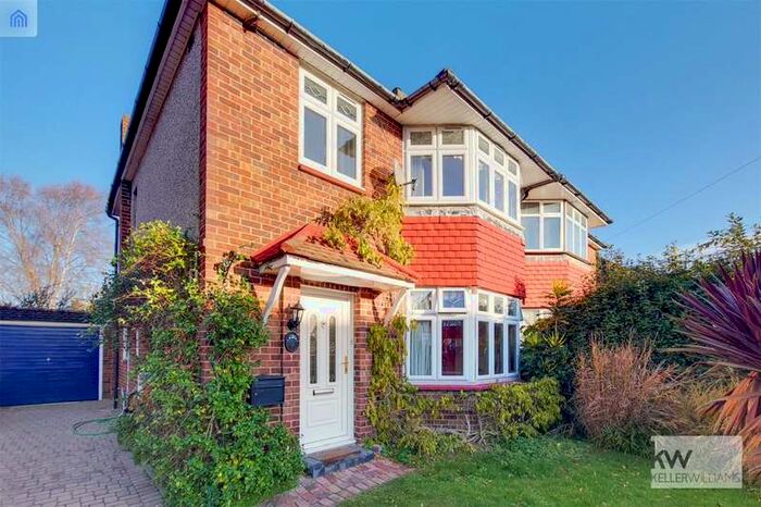 3 Bedroom Semi-Detached House To Rent In Meadway Close, Staines, TW18
