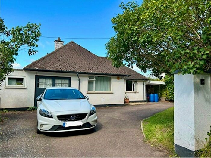 3 Bedroom Detached Bungalow To Rent In Newcourt Road, Topsham, EX3