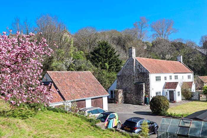 4 Bedroom Semi-Detached House For Sale In Highdale Avenue, Clevedon, BS21