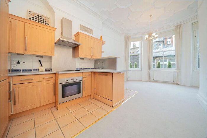 2 Bedroom Flat To Rent In Kensington Court, Kensington, W8