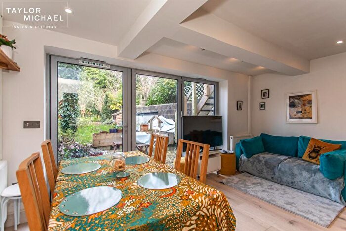 2 Bedroom Flat To Rent In Ditchling Rise, Brighton, BN1