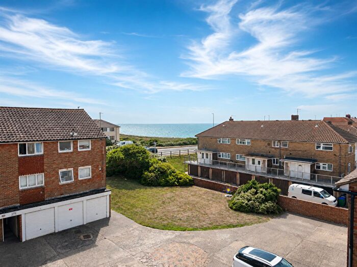 2 Bedroom Flat For Sale In South Coast Road, Telscombe Cliffs, Peacehaven, BN10