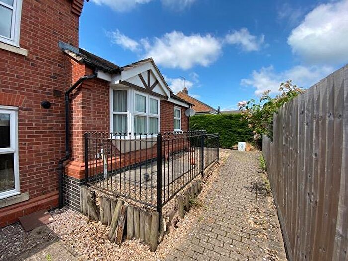 2 Bedroom Bungalow To Rent In Christ Church Close, Stamford, PE9