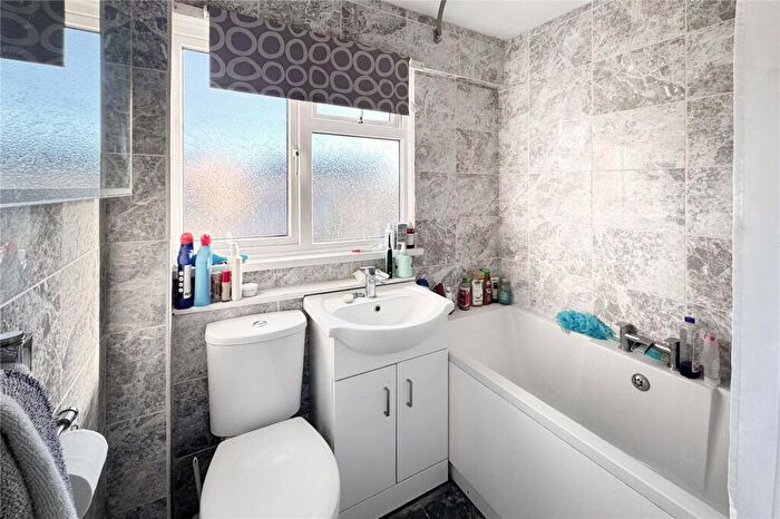 3 Bedroom End Of Terrace House For Sale In Meadowside, Angmering, Littlehampton, West Sussex, BN16