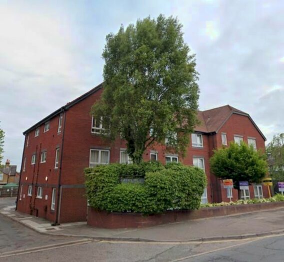 1 Bedroom Flat To Rent In East Street, Epsom, KT17
