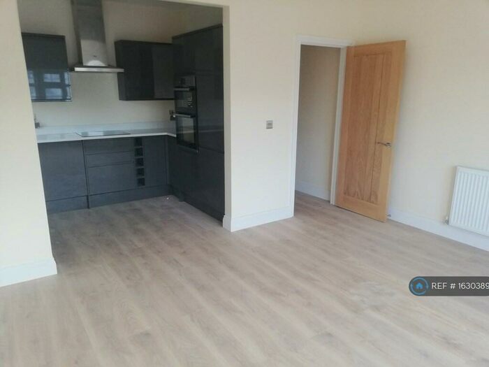 1 Bedroom Flat To Rent In Fairdene Road, Coulsdon, CR5