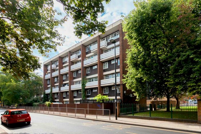 3 Bedroom Maisonette To Rent In Ramsey Street, London, E2