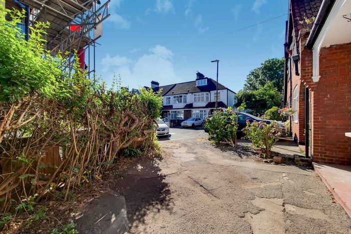 3 Bedroom Detached House To Rent In Firstway, London, SW20