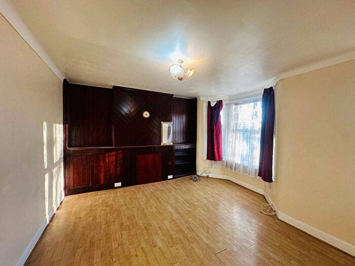 1 Bedroom Flat To Rent In Sheridan Road, Lonmanor Park, Eastham, , , , , , Edon, E10