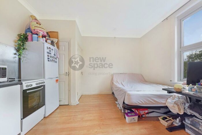 Studio To Rent In Borthwick Road, Stratford, E15