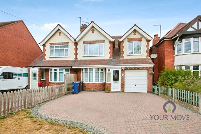 3 Bedroom Semi-detached House For Sale In Lichfield Road, Barton Under Needwood, Burton-On-Trent, Staffordshire, DE13