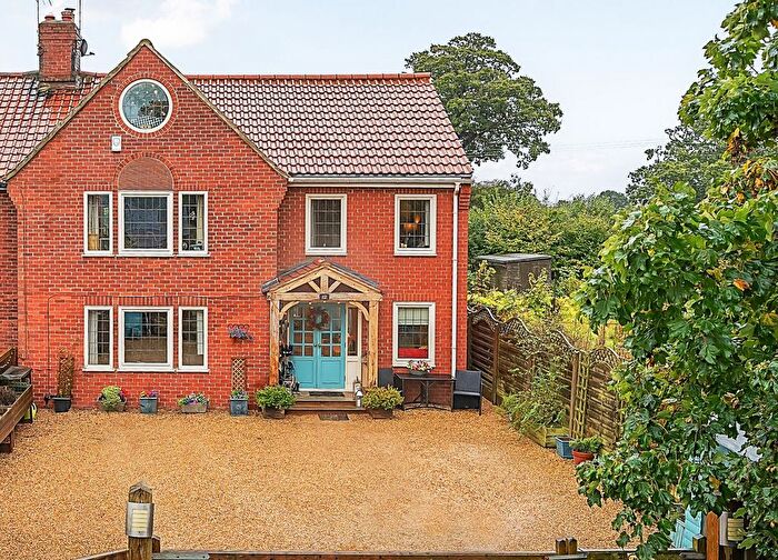 5 Bedroom Semi-Detached House For Sale In Harrogate Road, Ferrensby, HG5