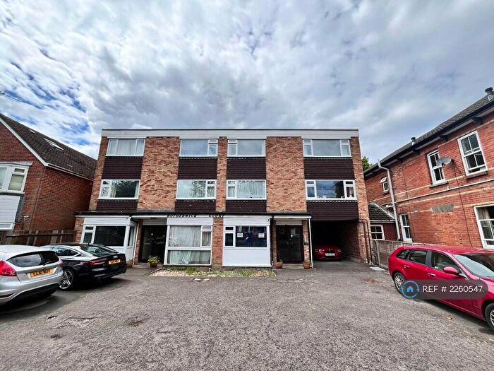 1 Bedroom Flat To Rent In Rotherwick Court, Farnborough, GU14