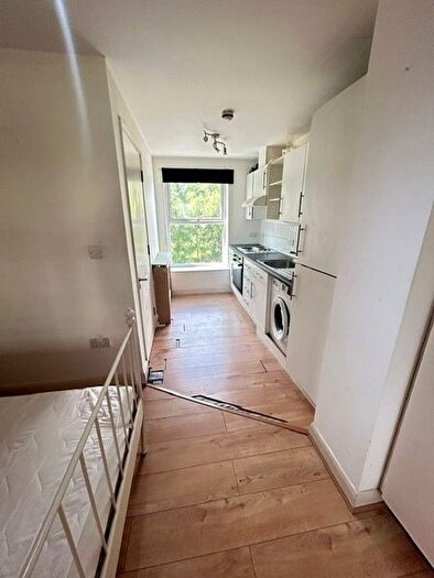 1 Bedroom Flat To Rent In Penge Road, London, SE25