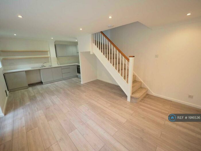 2 Bedroom Semi-Detached House To Rent In Court Road, Lewes, BN7