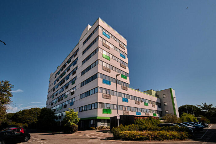2 Bedroom Flat For Sale In Kings Road, Stevenage, SG1