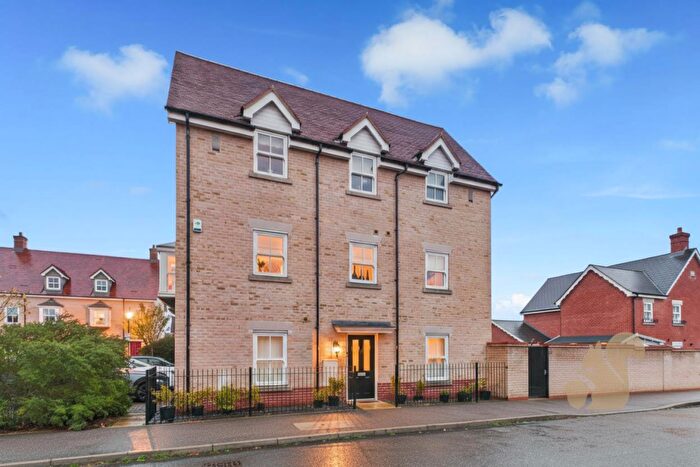 3 Bedroom End Of Terrace House For Sale In Garrison Parade, Colchester, CO2