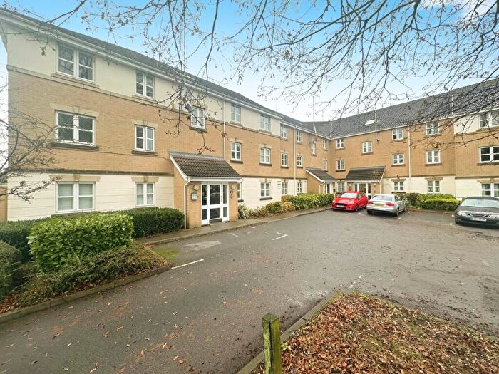 2 Bedroom Apartment To Rent In Scholars Walk, Langley, SL3