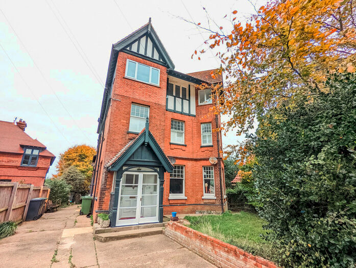 3 Bedroom Apartment To Rent In Hooks Hill, Sheringham, Norfolk, NR26