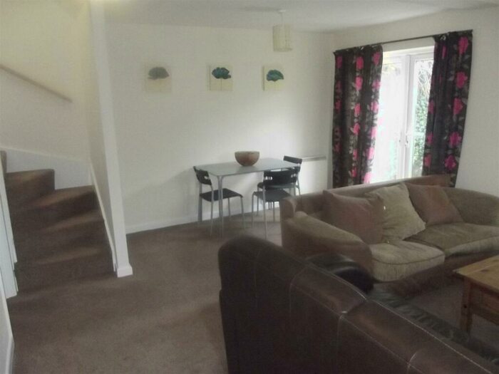 2 Bedroom Apartment To Rent In Lewis Crescent, Okehampton, EX20