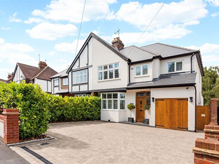 4 Bedroom Semi-Detached House For Sale In Priests Lane, Shenfield, Brentwood, CM15