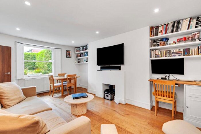 2 Bedroom Apartment To Rent In Camden Road, Camden, NW1