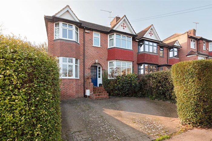 4 Bedroom Semi Detached House For Sale In Abbotsford Gardens, Woodford Green, IG8