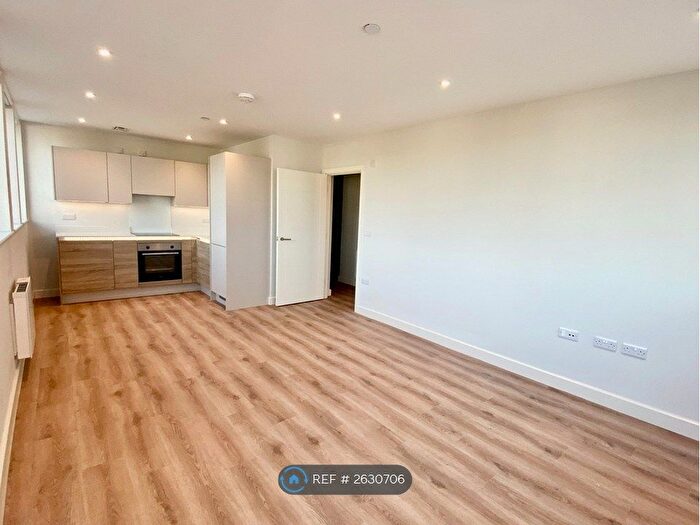 2 Bedroom Flat To Rent In Christchurch Road, Bournemouth, BH1