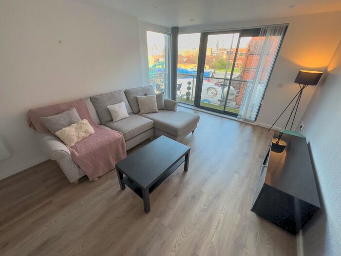 2 Bedroom Flat To Rent In Cornhill, L1