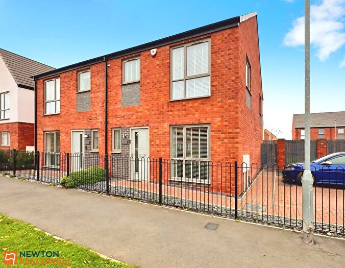 3 Bedroom Semi-Detached House For Sale In Harker Close, Hucknall, NG15