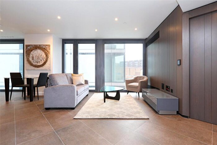 1 Bedroom Apartment To Rent In Chronicle Tower, B City Road, Islington, London, EC1V