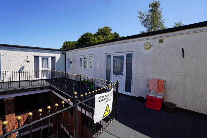 2 Bedroom Flat For Sale In Castle Walk, Lower Street, Stansted Mountfitchet, CM24