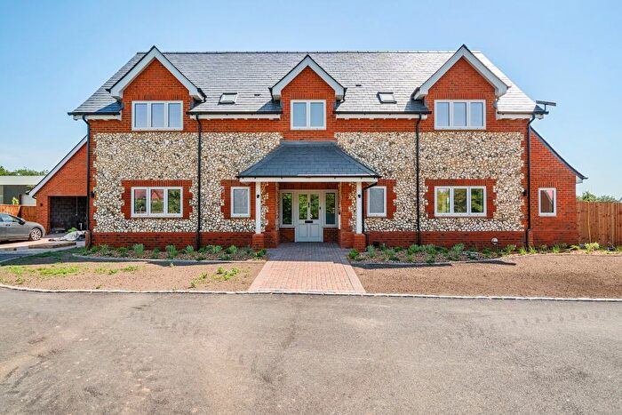 5 Bedroom Detached House To Rent In Harvest Hill, Bourne End, SL8