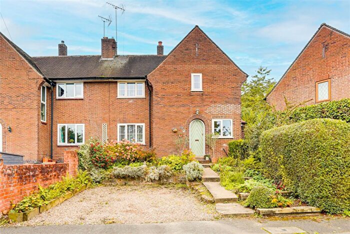 4 Bedroom Semi-detached House For Sale In Byron Crescent, Ravenshead, Nottinghamshire, NG15