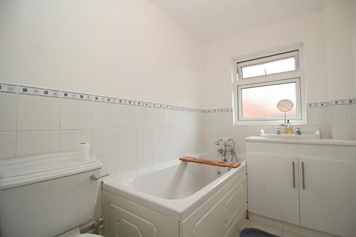 1 Bedroom Maisonette To Rent In Singleton Road, Broadbridge Heath, RH12