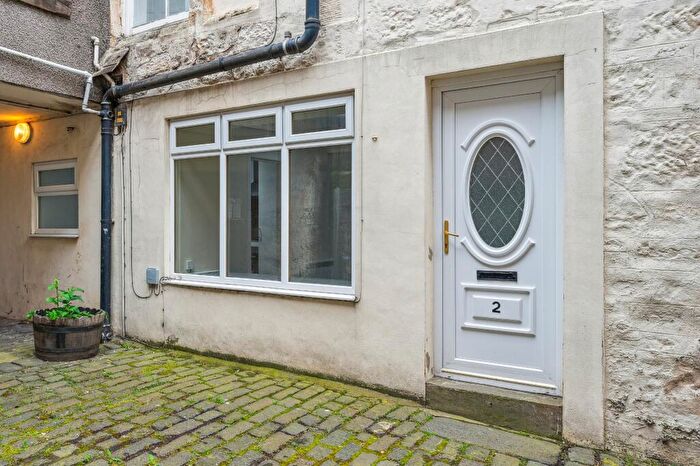 1 Bedroom Flat To Rent In Brewhouse Court, Alloa, Stirling, FK10