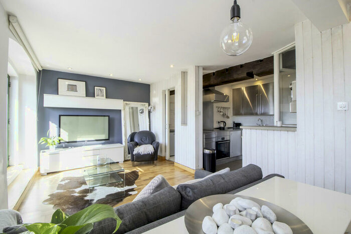 1 Bedroom Apartment To Rent In The Calls, Leeds, LS2